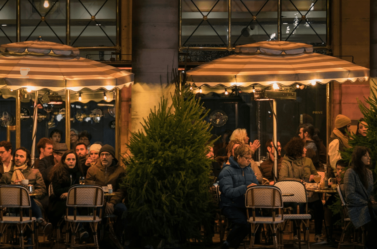 People dining out in a coffe shop